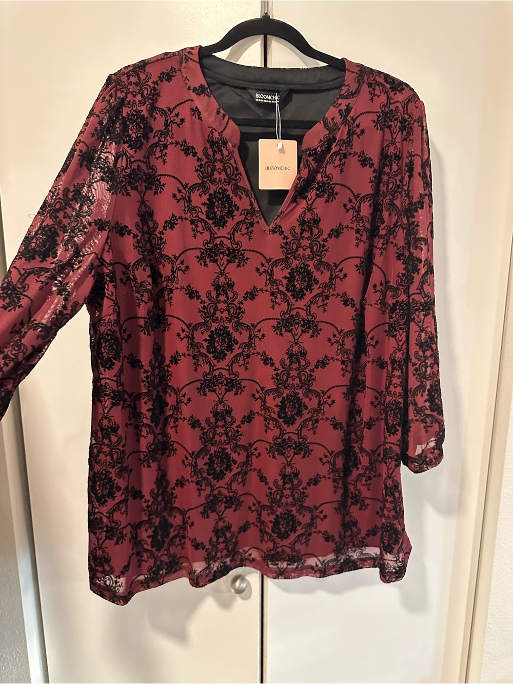 Bloomchic Women's Burgundy Velvet-Print Tunic Blouse 3x - Picture 8 of 10